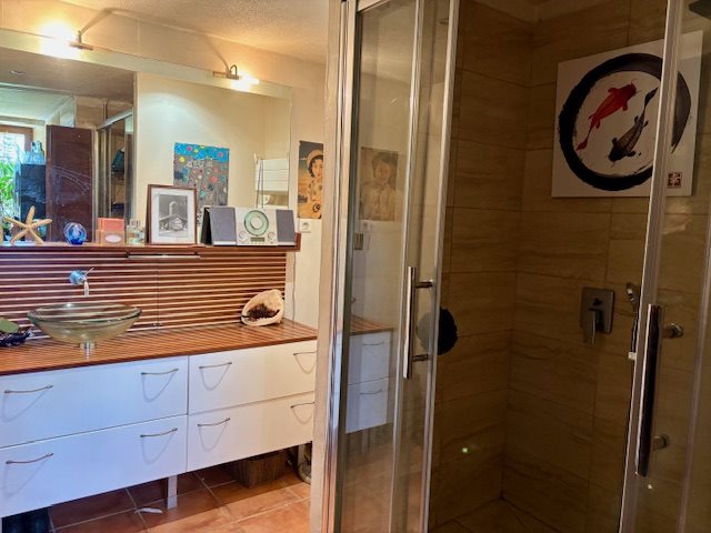 Image No.12-4 Bed House for sale