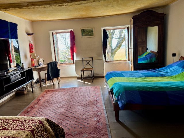 Image No.16-4 Bed House for sale