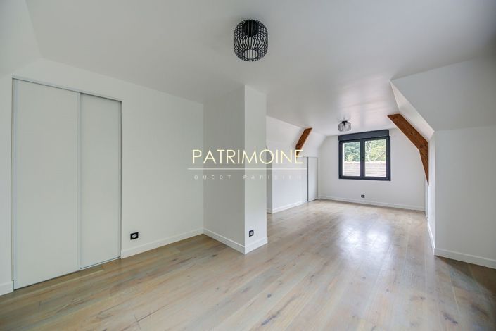 Image No.13-6 Bed Property for sale