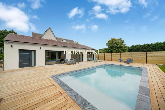 Image No.3-6 Bed Property for sale