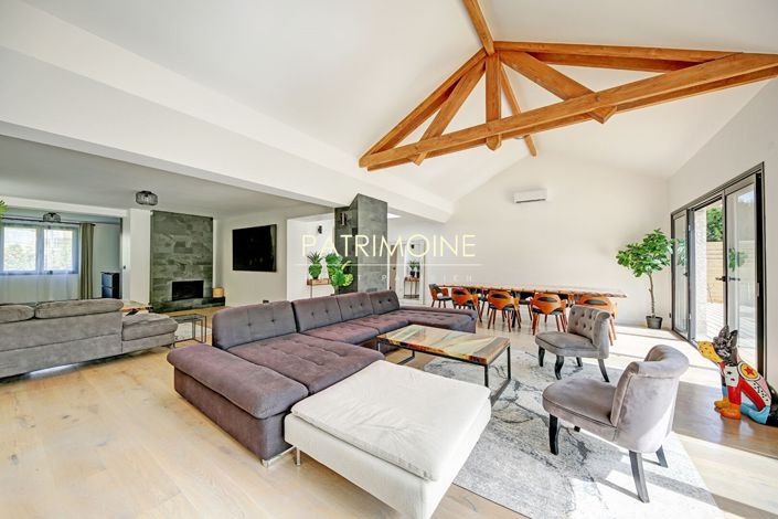 Image No.4-6 Bed Property for sale