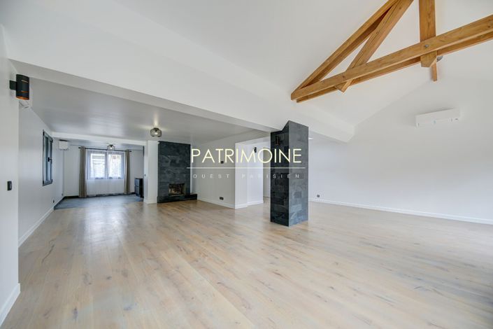 Image No.9-6 Bed Property for sale