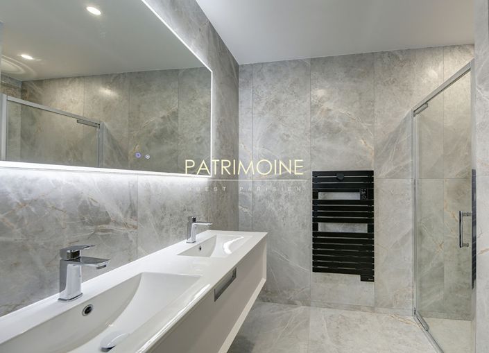 Image No.16-6 Bed Property for sale