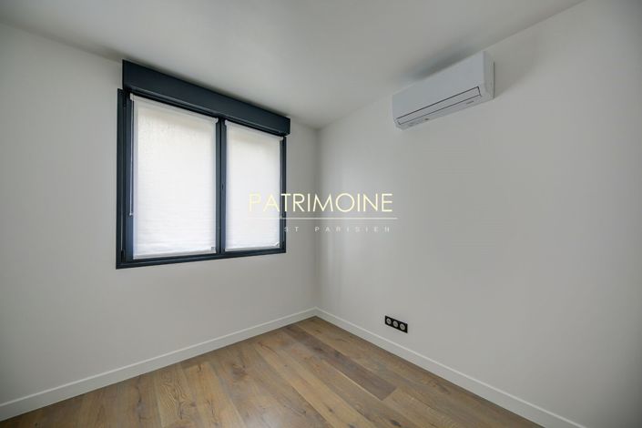 Image No.16-6 Bed Property for sale