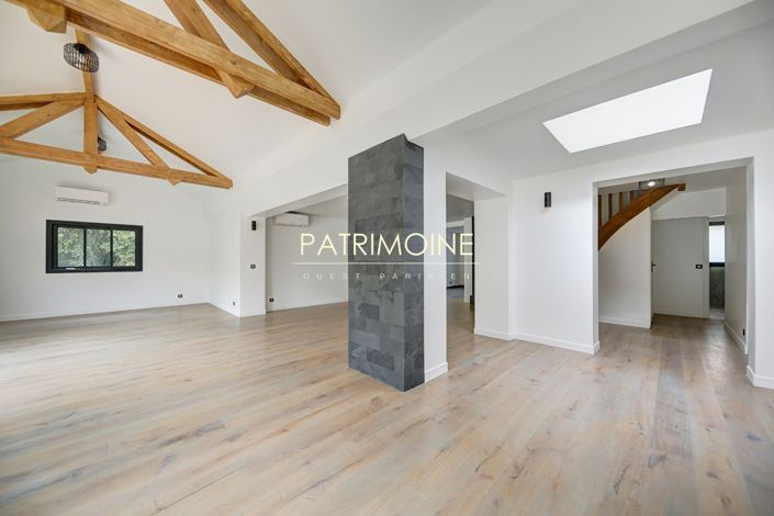 Image No.8-6 Bed Property for sale