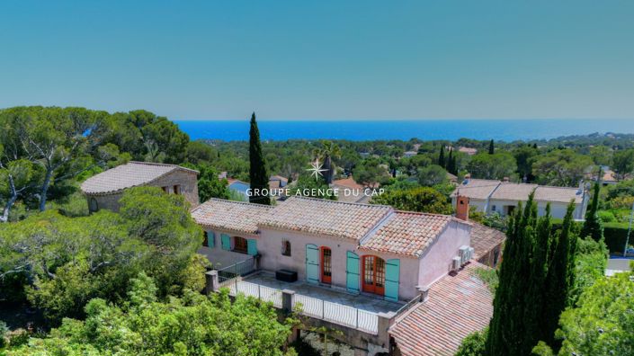 Image No.4-5 Bed House for sale