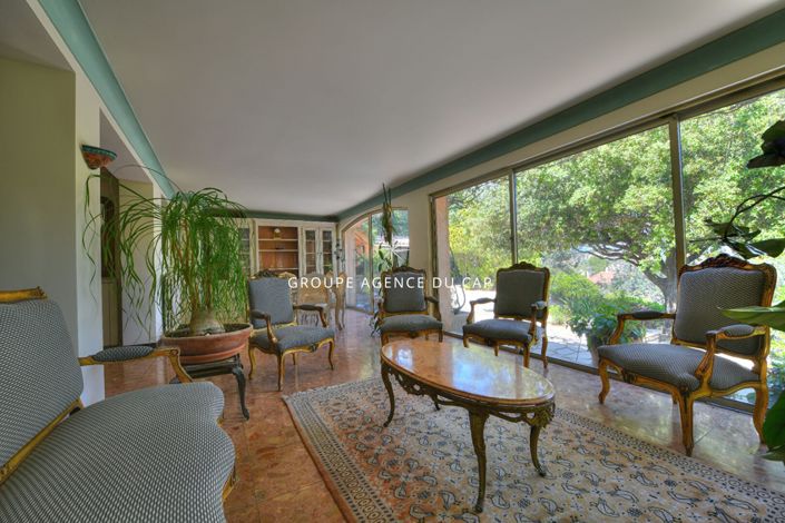 Image No.9-5 Bed House for sale