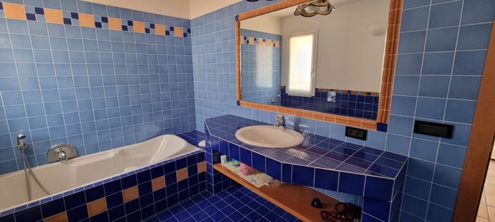 Image No.10-6 Bed House for sale