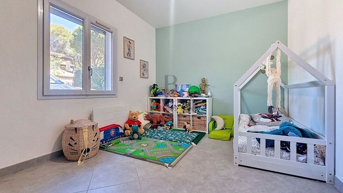 Image No.10-3 Bed House for sale