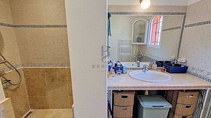 Image No.10-7 Bed House for sale