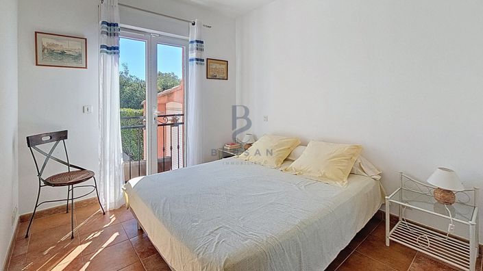 Image No.12-7 Bed House for sale