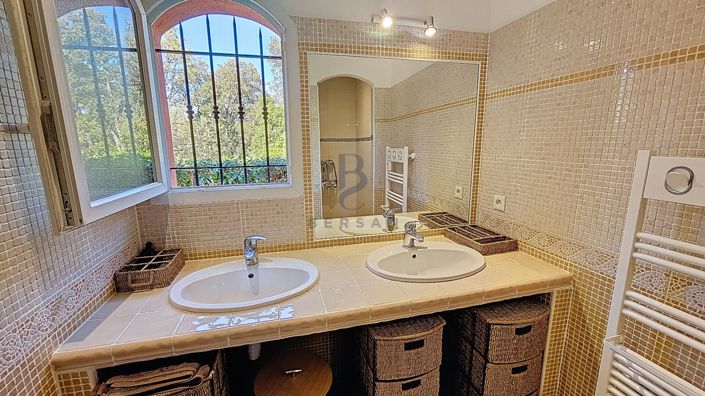 Image No.18-7 Bed House for sale