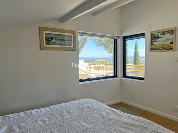 Image No.6-5 Bed Property for sale