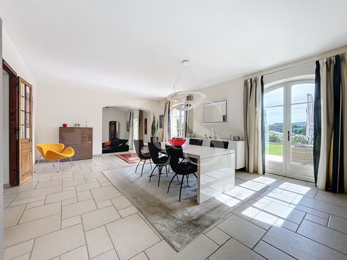 Image No.12-5 Bed House for sale