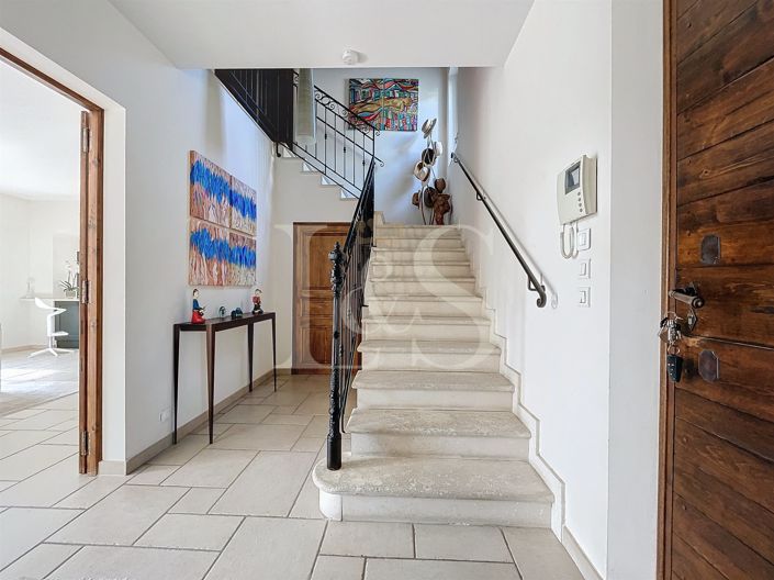 Image No.16-5 Bed House for sale