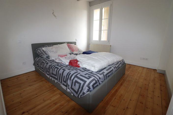 Image No.12-4 Bed House for sale