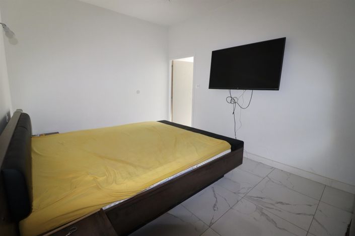 Image No.13-4 Bed House for sale