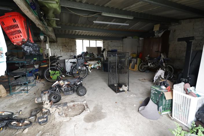 Image No.18-4 Bed House for sale