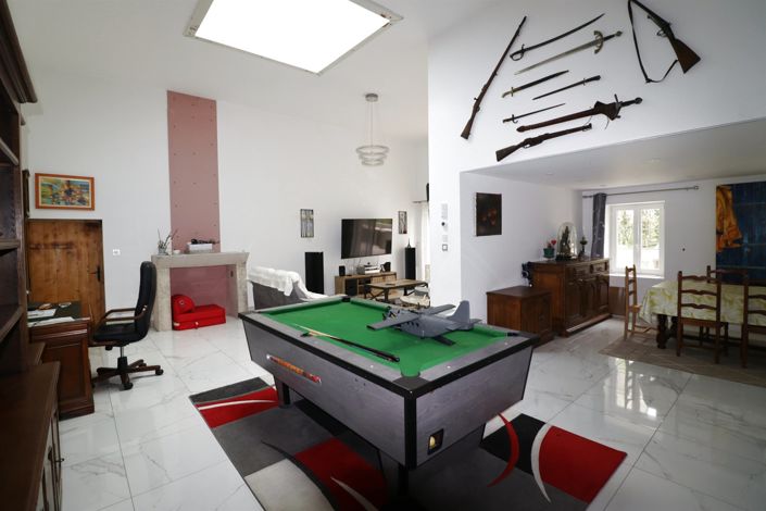 Image No.3-4 Bed House for sale