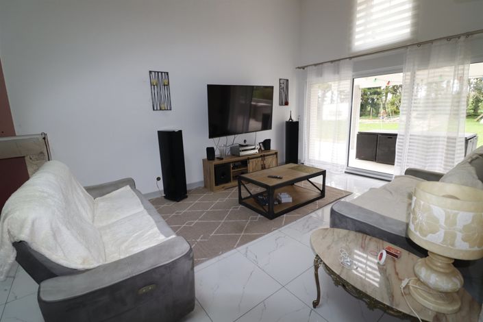 Image No.6-4 Bed House for sale