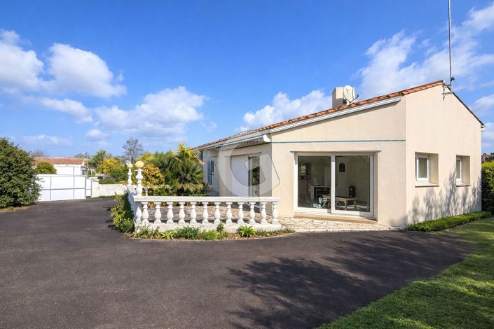 Image No.2-4 Bed House for sale