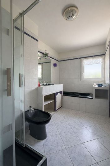 Image No.7-4 Bed House for sale