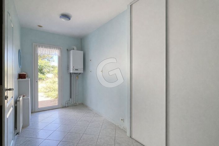 Image No.8-4 Bed House for sale