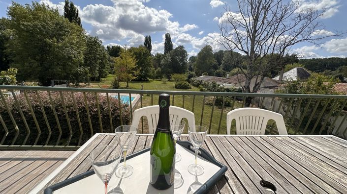 Image No.2-Maison de 7 chambres à vendre à Saint-Jean-d'Angély