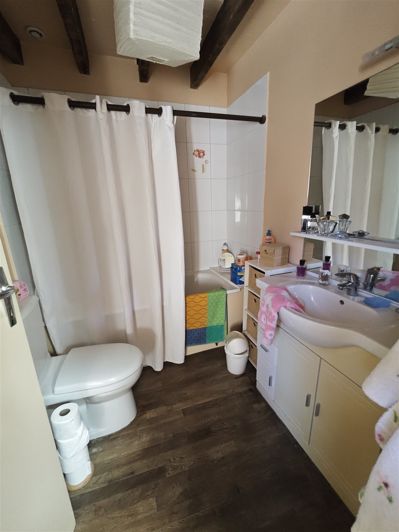 Image No.8-1 Bed House for sale