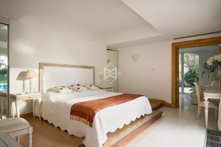 Image No.13-6 Bed House for sale