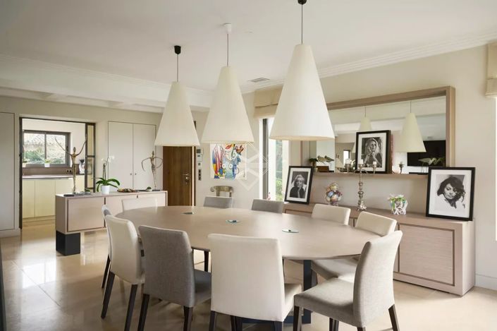 Image No.9-6 Bed House for sale