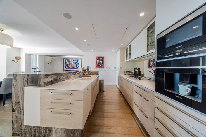 Image No.10-6 Bed Apartment for sale