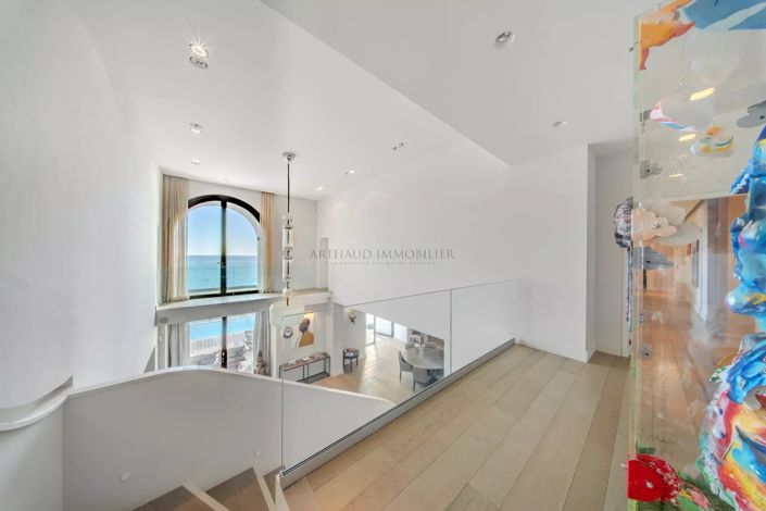 Image No.12-6 Bed Apartment for sale