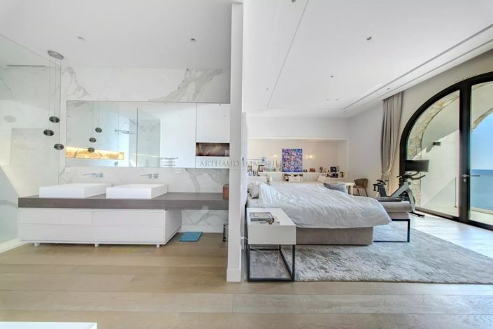 Image No.14-6 Bed Apartment for sale