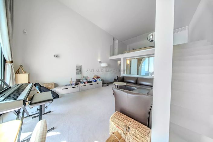 Image No.21-6 Bed Apartment for sale