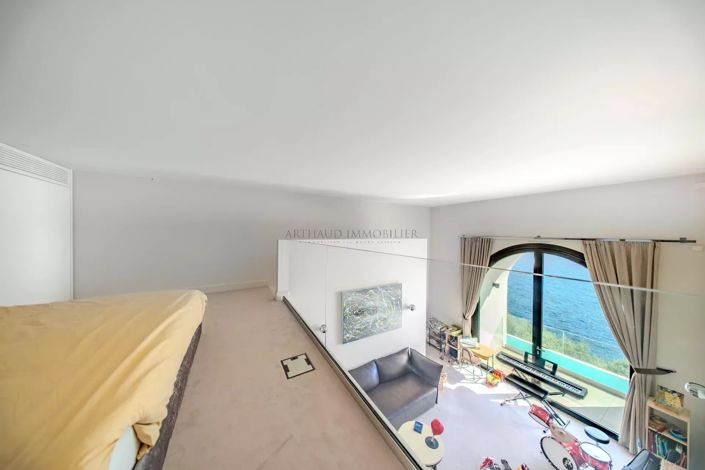 Image No.22-6 Bed Apartment for sale