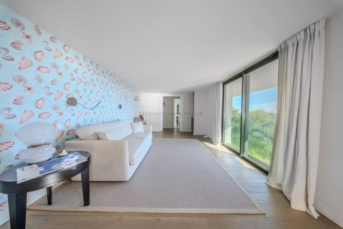 Image No.28-6 Bed Apartment for sale