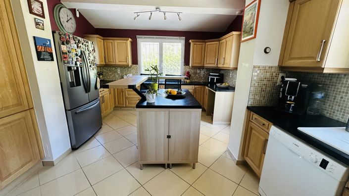 Image No.10-4 Bed House for sale