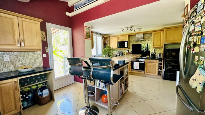 Image No.12-4 Bed House for sale