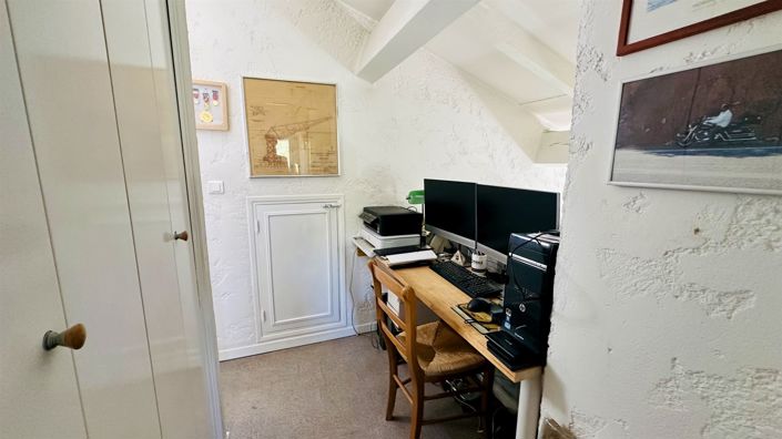 Image No.17-4 Bed House for sale