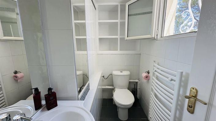 Image No.24-4 Bed House for sale