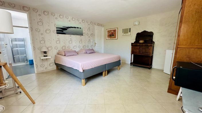 Image No.25-4 Bed House for sale