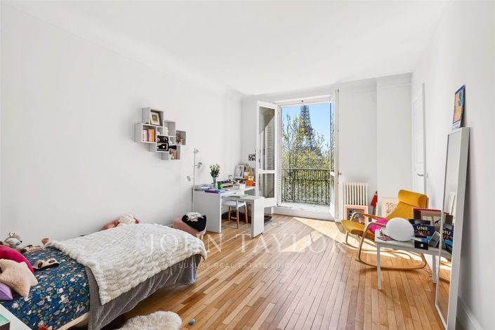 Image No.14-3 Bed Apartment for sale