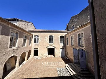 1 - Lectoure, Property
