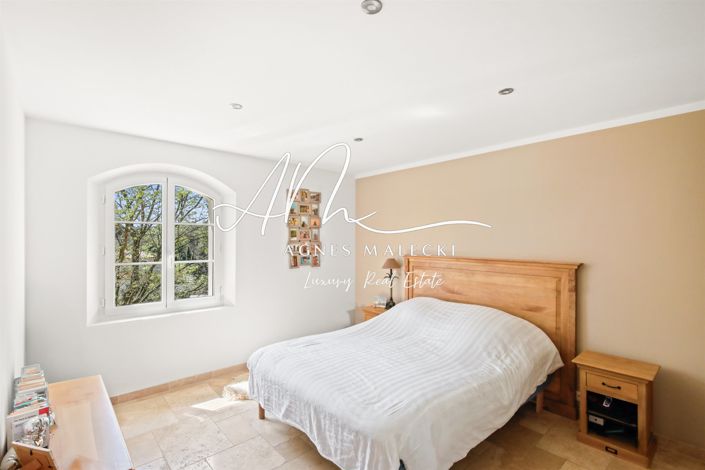 Image No.14-4 Bed House for sale