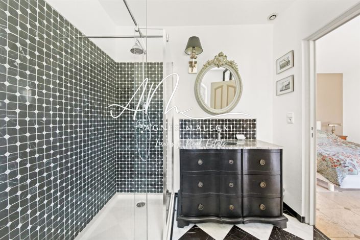 Image No.17-4 Bed House for sale