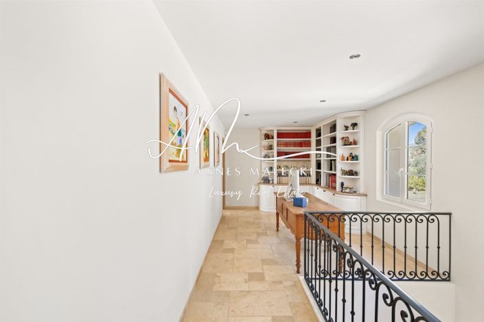 Image No.18-4 Bed House for sale