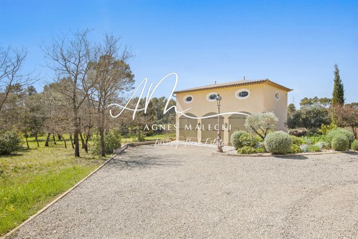 Image No.2-4 Bed House for sale