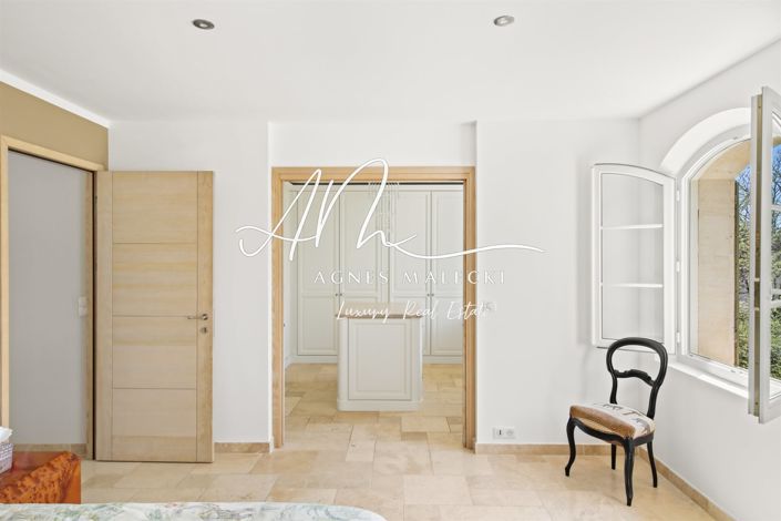 Image No.21-4 Bed House for sale