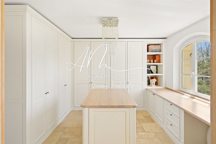 Image No.22-4 Bed House for sale